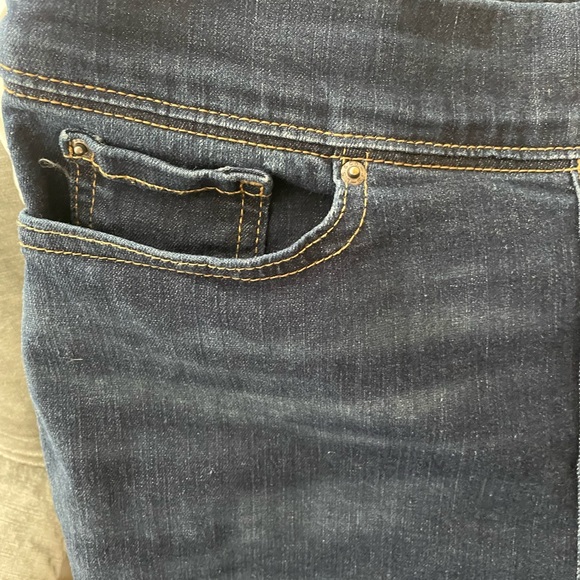 EUC Levi’s pull-on jeans - Picture 3 of 5